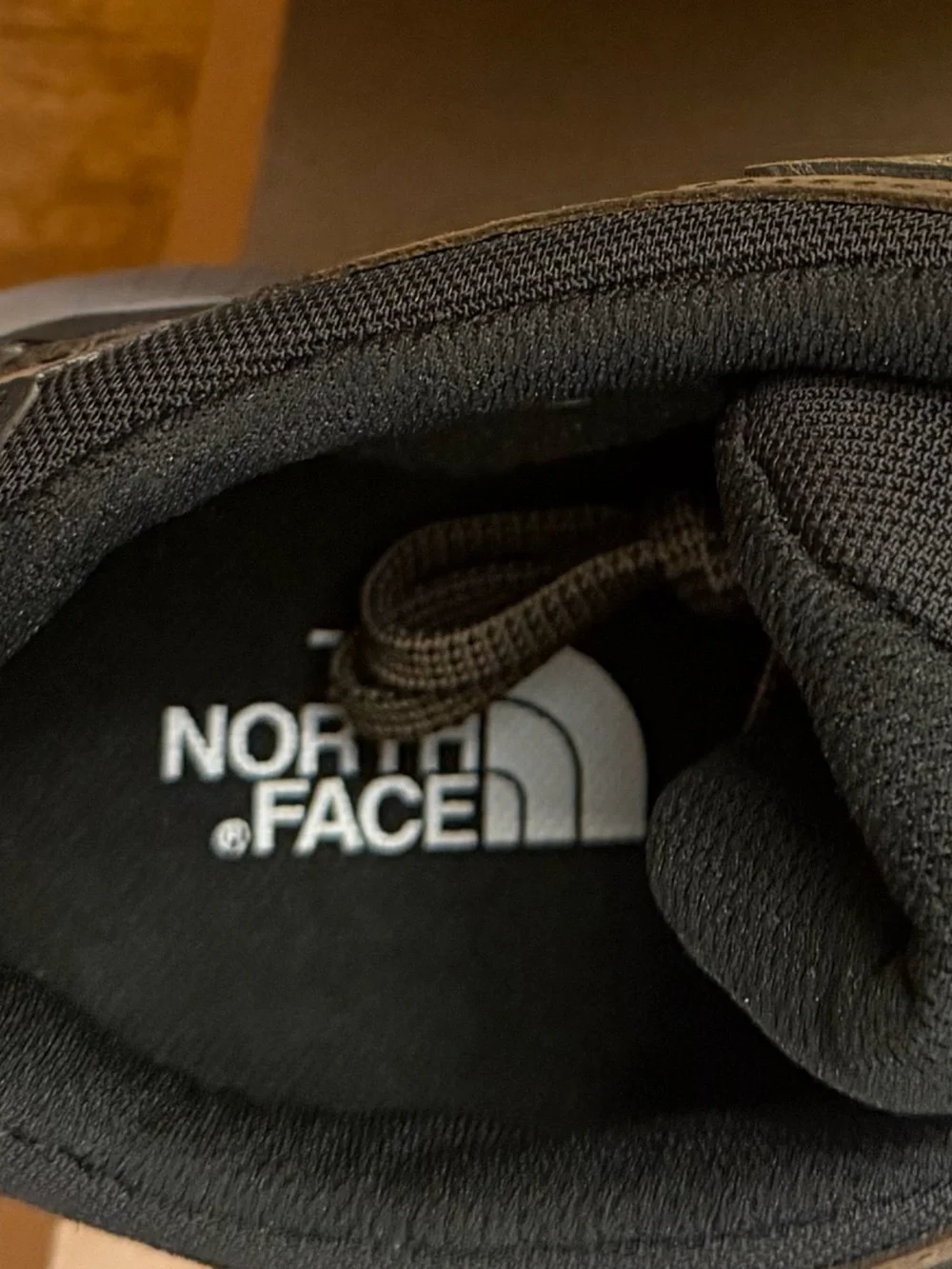 THE NORTH FACE men’s CRAGSTONE LEATHER WATERPROOF SHOE
